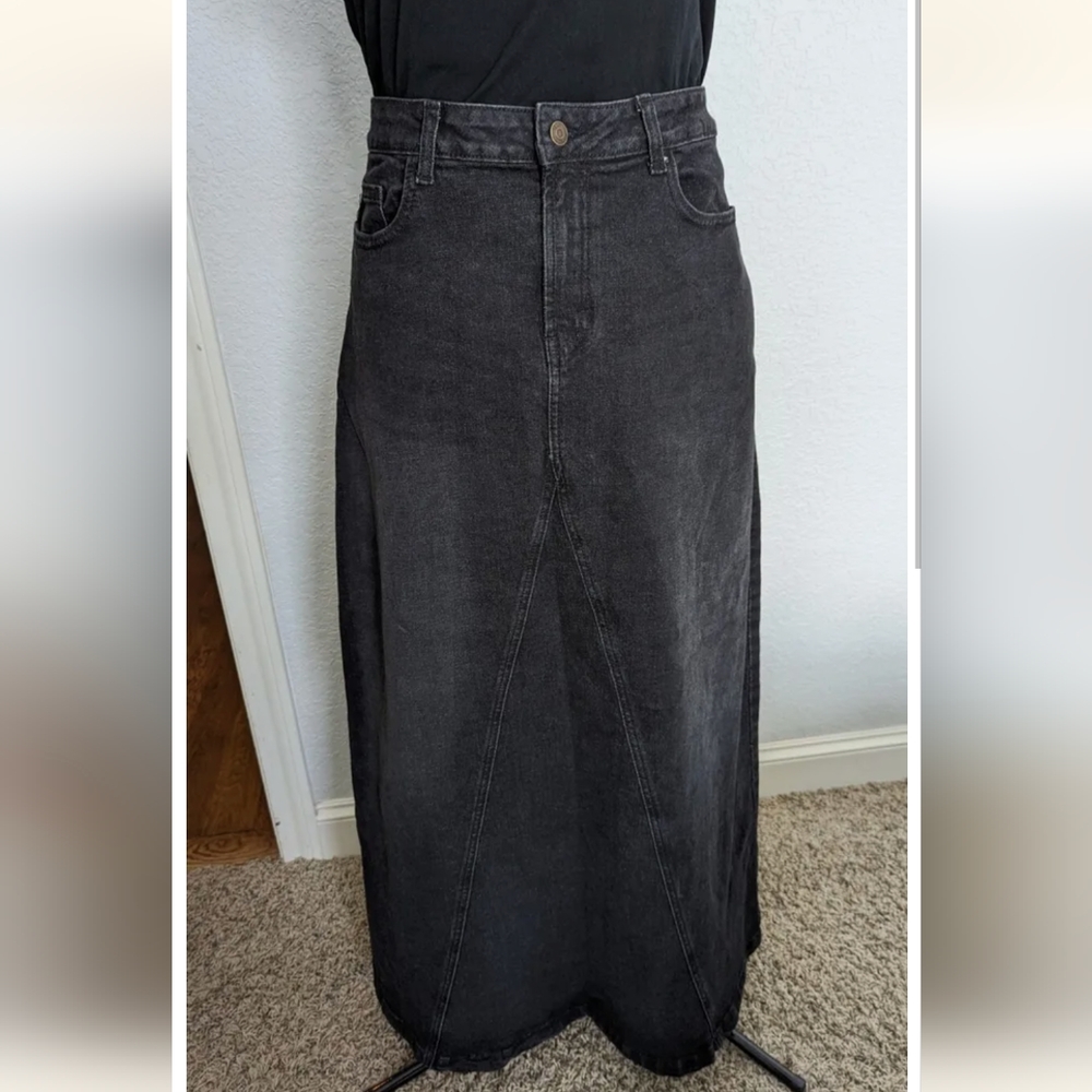 Maxi black denim skirt